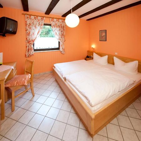 Hotel Gasthaus Zur Wolfsschlucht Sugenheim Exteriér fotografie